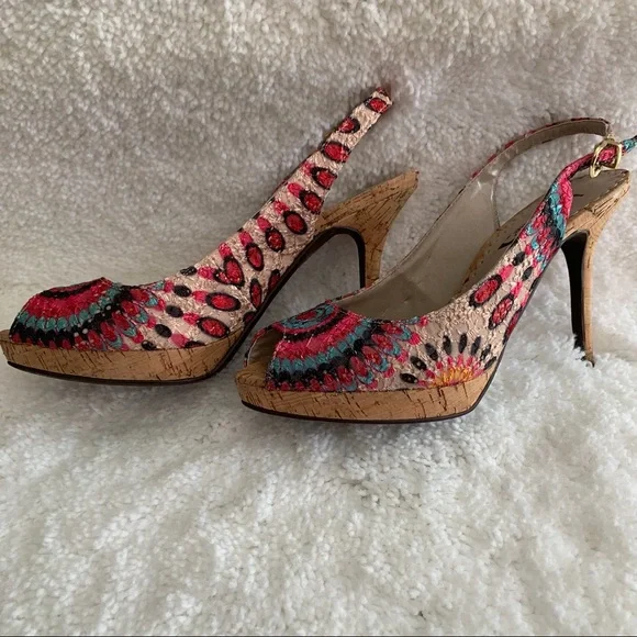 J Renee Peep Toe Heels 3 1/2 inch heel and cork 1/2 inch platform.  Size 6. - Picture 3 of 4